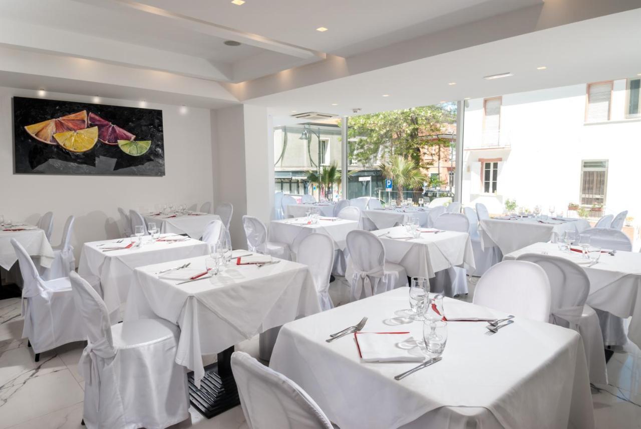 Hotel Lido Cattolica Eksteriør billede